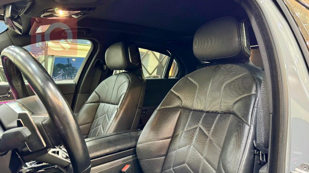 بي ام دبليو الفئة 7